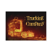 Camión ardiente rojo en llamas del fuego