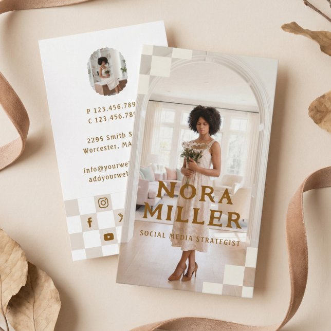 Tarjeta De Visita Checkered Pattern Social Media Influencer Photo (Checkered Pattern Social Media Influencer Photo Business Card)