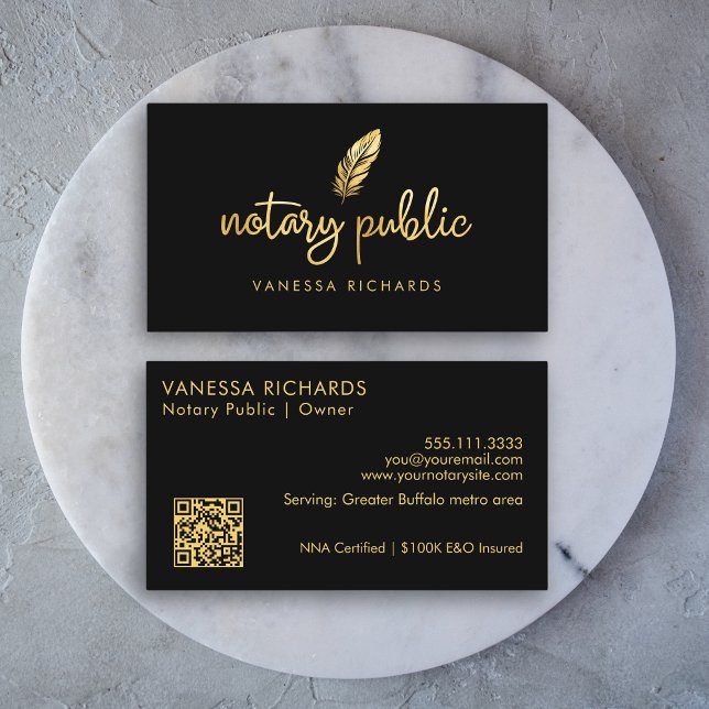 Tarjeta De Visita Chic Gold Feather Notary Nombre Moderno Script QR  (Subido por el creador)