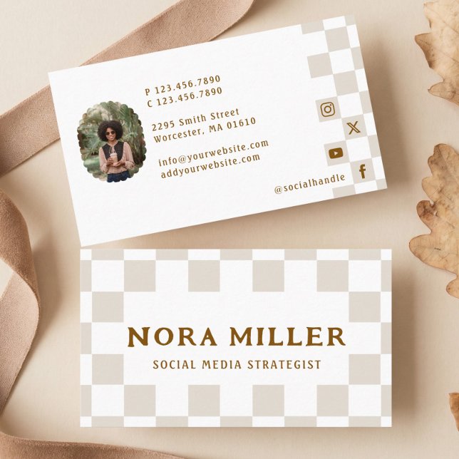 Tarjeta De Visita Chic Retro Checkered Pattern Content Creator Photo (Chic Retro Checkered Pattern Content Creator Photo Business Card)