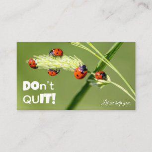 Tarjeta De Visita Cita motivacional positiva con pequeños ladybugs