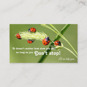Tarjeta De Visita Cita motivacional positiva con pequeños ladybugs
