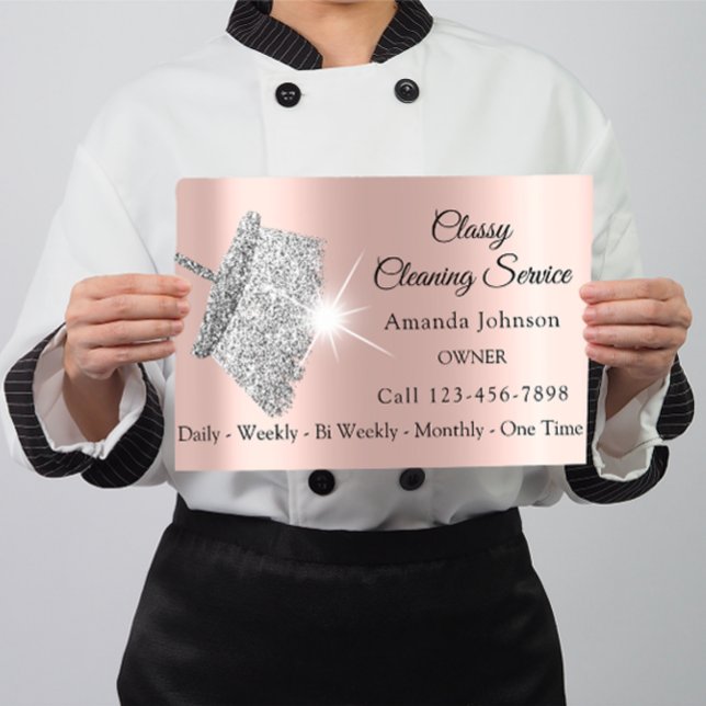 Tarjeta De Visita Clásico Servicio de Limpieza Rosa Gris Plateado (Classy Cleaning Service Maid Rose Silver Gray Business Card)