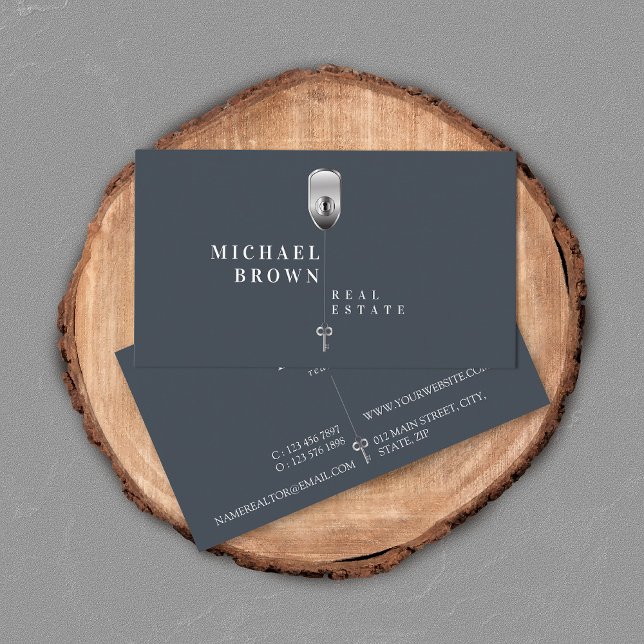 Tarjeta De Visita Clave metálica moderna de la marina inmobiliaria (Subido por el creador)