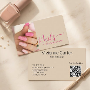 Tarjeta De Visita Código QR de artista de uñas con escritura rosa fu