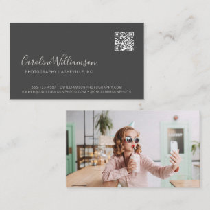 Tarjeta De Visita Código QR de foto con letra cursiva negra moderna 