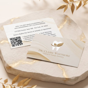 Tarjeta De Visita Código QR de práctica dental de oro elegante para
