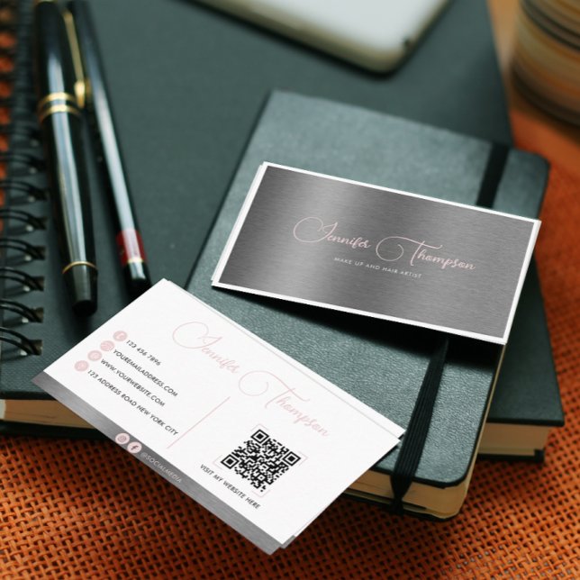 Tarjeta De Visita Código QR del guión rosado del guión metálico prof (Subido por el creador)