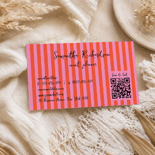 Tarjeta De Visita Código QR Manuscrito Rayas Divertidas Rosa Cereza