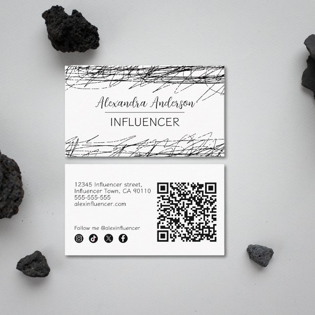 Tarjeta De Visita Código QR mínimo en blanco y negro abstracto (Minimal Black And White Abstract Scribble QR Code Business Card)
