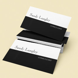 Tarjeta De Visita Código QR mínimo en blanco y negro sobre la espald