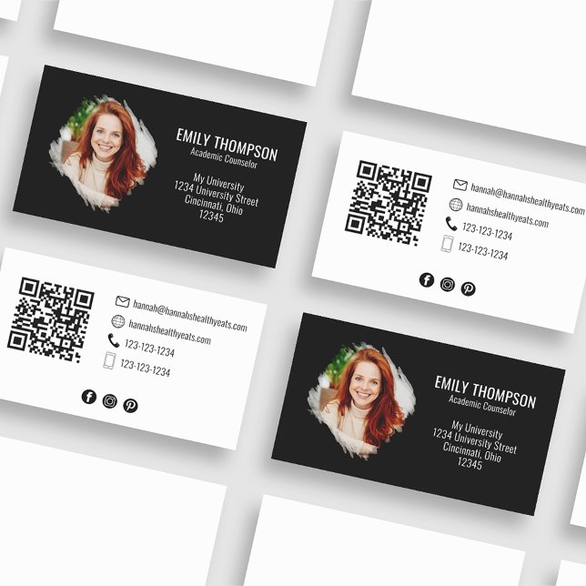 Tarjeta De Visita Código QR moderno Foto profesional de medios socia (Simple minimalist black and white business card with QR code and watercolor photo effect. )