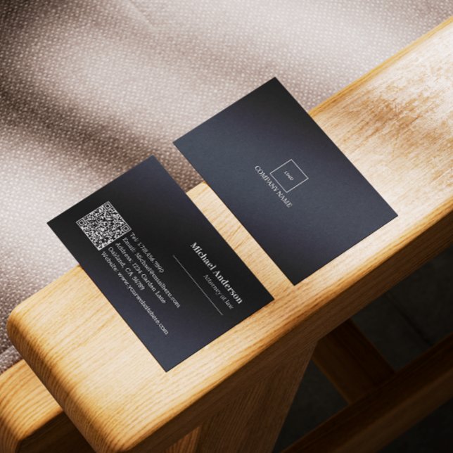 Tarjeta De Visita Código QR para abogado profesional negro moderno (Make an impact with these professional business cards, showcasing your brand and credibility.)