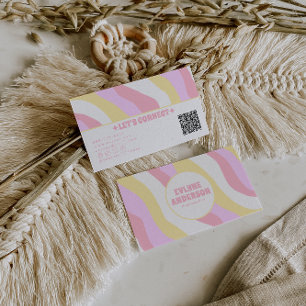 Tarjeta De Visita Código QR Pastel Rosa Retro Boho Groovy Femenino d