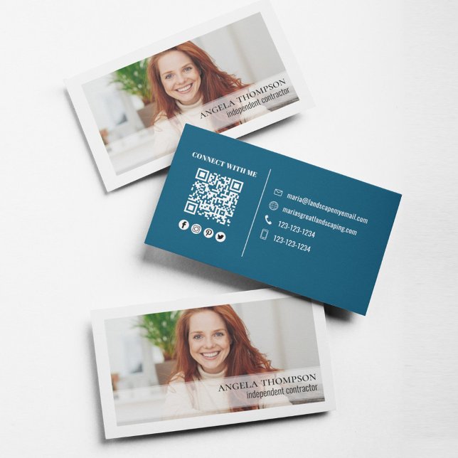 Tarjeta De Visita Código QR profesional de fotografía simple azul (Simple business card with photo and QR Code. )