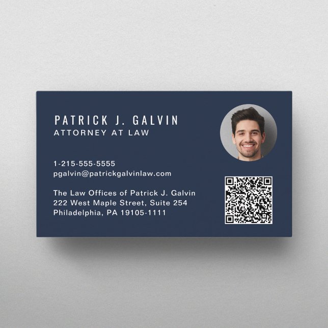 Tarjeta De Visita Código QR profesional mínimo Foto Azul (Capture attention, make connections, and leave a lasting impression with our modern QR business card)
