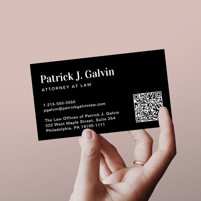 Tarjeta De Visita Código QR profesional moderno negro (Our user-friendly template will generate your QR code automatically from your website address)