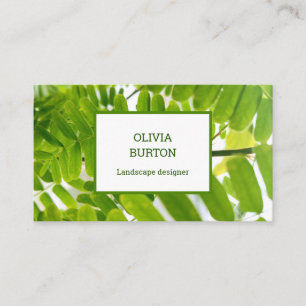 Tarjeta de visita con fondo natural.