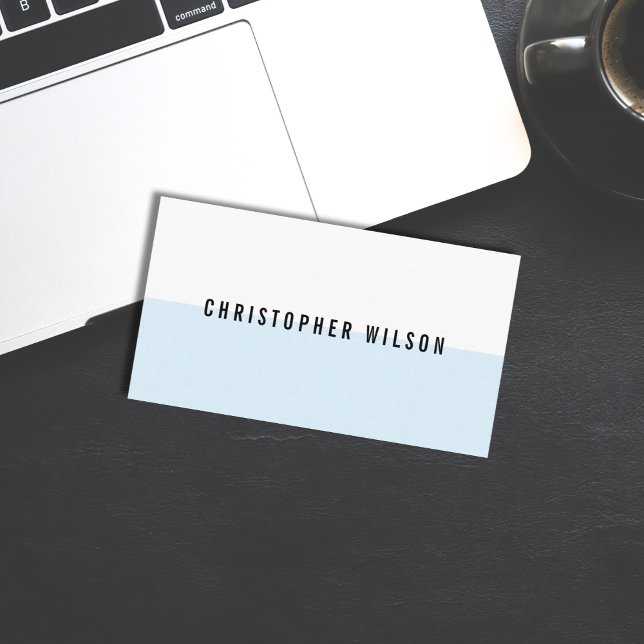 Tarjeta De Visita Consultor blanco azul claro mínimo profesional (Subido por el creador)