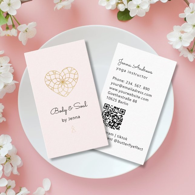 Tarjeta De Visita Corazón Mandala Yoga Masaje Bienestar QR Código (Heart Mandala Yoga Massage Wellness QR Code Business Card)