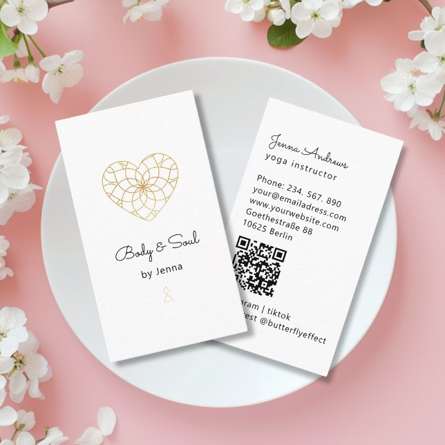 Tarjeta De Visita Corazón Mandala Yoga Masaje Bienestar QR Código (Heart Mandala Yoga Massage Wellness QR Code Business Card)