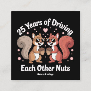 Tarjeta De Visita Cuadrada 25 Años Conduciendo Una Pareja Graciosa De Nueces