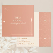 Artista moderno de maquillaje moderno con un gradi