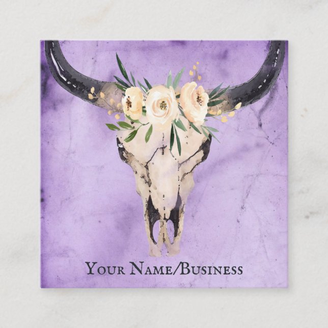 Tarjeta De Visita Cuadrada Boho Floral Cow Skull sobre fondo morado (Anverso)