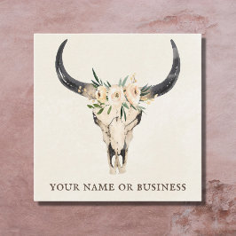 Tarjeta De Visita Cuadrada Boho Floral Cow Skull sobre fondo natural de crema