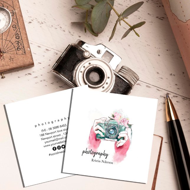 Tarjeta De Visita Cuadrada Cámara acuarela con rosa (Watercolor Camera With Pink Square Business Card #camerabusinesscard #watercolorcamera #abstract)