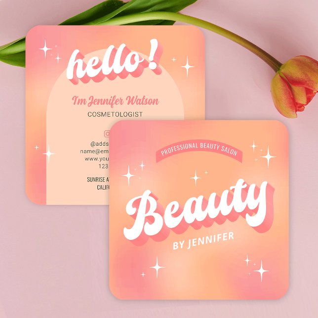 Tarjeta De Visita Cuadrada Cosmetóloga de moda critica la belleza retro de la (Trendy retro beauty salon business cards featuring groovy fonts and girly peach color scheme)
