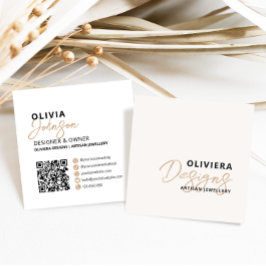 Tarjeta De Visita Cuadrada Crema elegante moderna + código QR de escritura am