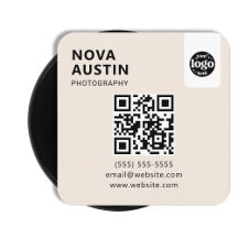 Diseño mínimo de código QR profesional con logotip