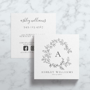 Tarjeta De Visita Cuadrada Elegante Escudo floral de monograma gris profesion