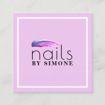 Elegante esmalte de uñas púrpura