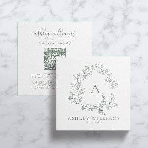 Tarjeta De Visita Cuadrada Elegante Sage Green Código QR Monograma Escudo Flo