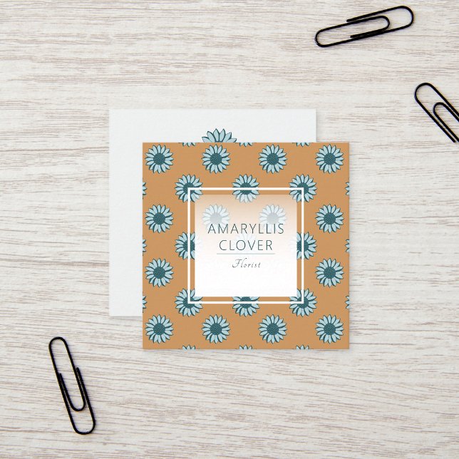Tarjeta De Visita Cuadrada Flor de Naranja azul brillante floral (Sunflowers Tiny Blue Orange Floral Square Business Card from Studio Posies.)