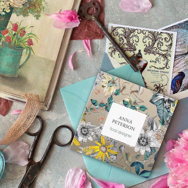 Tarjeta De Visita Cuadrada Flores de pasión elegantes en gris plateado (Subido por el creador)