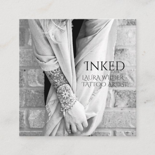 Tarjeta De Visita Cuadrada Foto de artista de tatuaje blanco negro Personaliz (Anverso)
