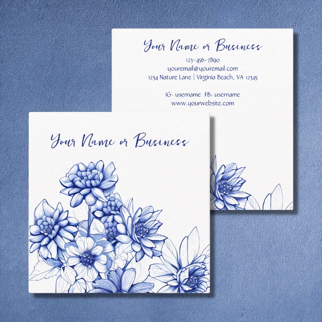 Tarjeta De Visita Cuadrada Hermoso bosquejo de flores azules y blancas (Subido por el creador)