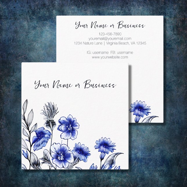 Tarjeta De Visita Cuadrada Hermoso bosquejo de flores azules y blancas (Subido por el creador)