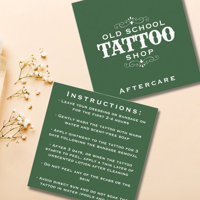 Tarjeta De Visita Cuadrada Instrucciones mínimas negritas de los artistas del (Minimal Bold Tattoo Artist Aftercare Instructions Square Business Card)