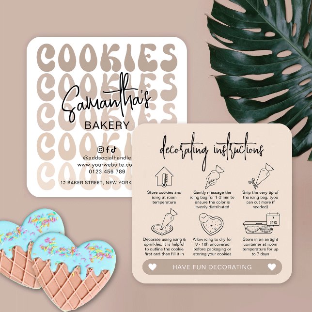 Tarjeta De Visita Cuadrada Instrucciones para la decoración de galletas retro (DIY cookie kit instructions cards in a trendy beige design featuring retro fonts and care icons)