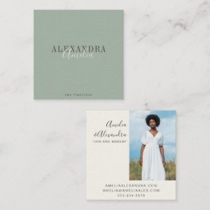 Tarjeta De Visita Cuadrada Minimalista Negrita Script Boho Verde Sage Foto 