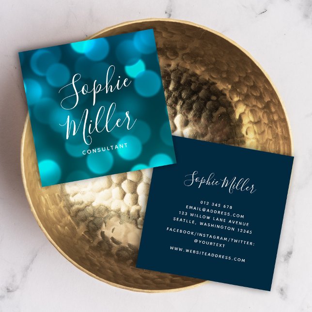 Tarjeta De Visita Cuadrada Moderna caligrafía de moda Aqua Blue Bokeh Luces (Subido por el creador)