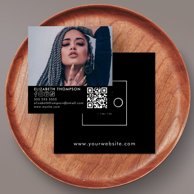 Tarjeta De Visita Cuadrada Moderna tu logotipo Código QR Foto de medios socia (Subido por el creador)