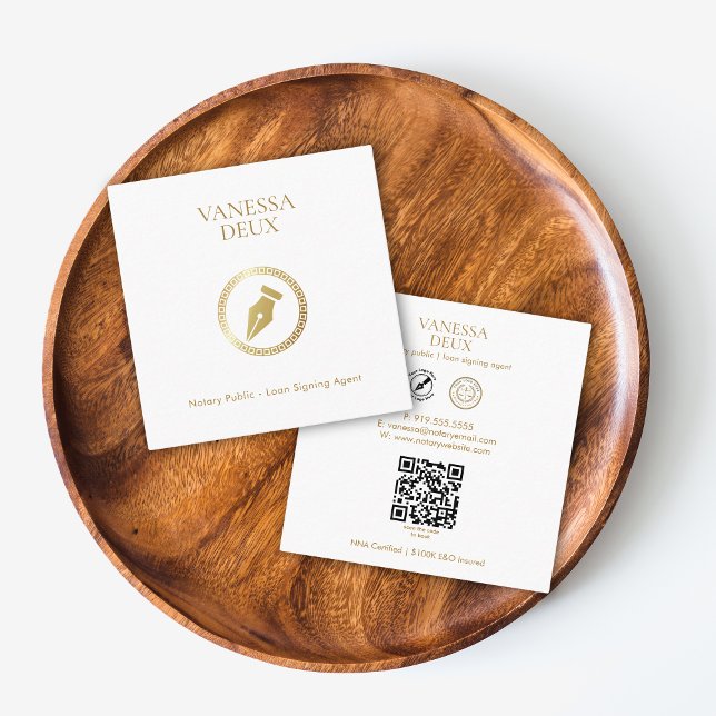 Tarjeta De Visita Cuadrada Moderno White Elegant Icono de pluma dorada Notari (Subido por el creador)