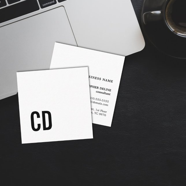 Tarjeta De Visita Cuadrada Monograma negro blanco simple y elegante minimalis (Subido por el creador)