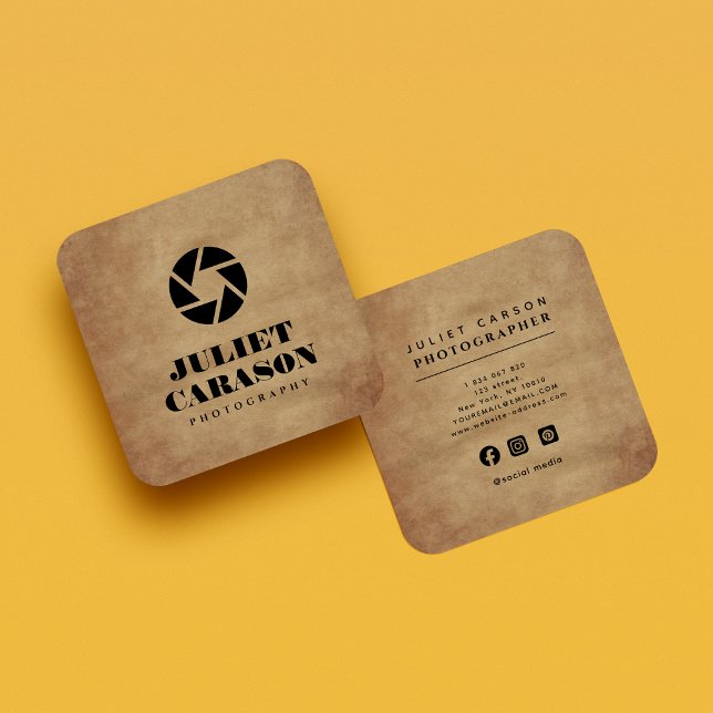 Tarjeta De Visita Cuadrada Photography Camera Lens Logo bold Typography  (Subido por el creador)