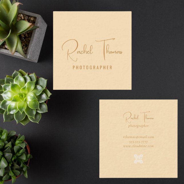 Tarjeta De Visita Cuadrada Profesional de código QR mínimo moderno (Subido por el creador)